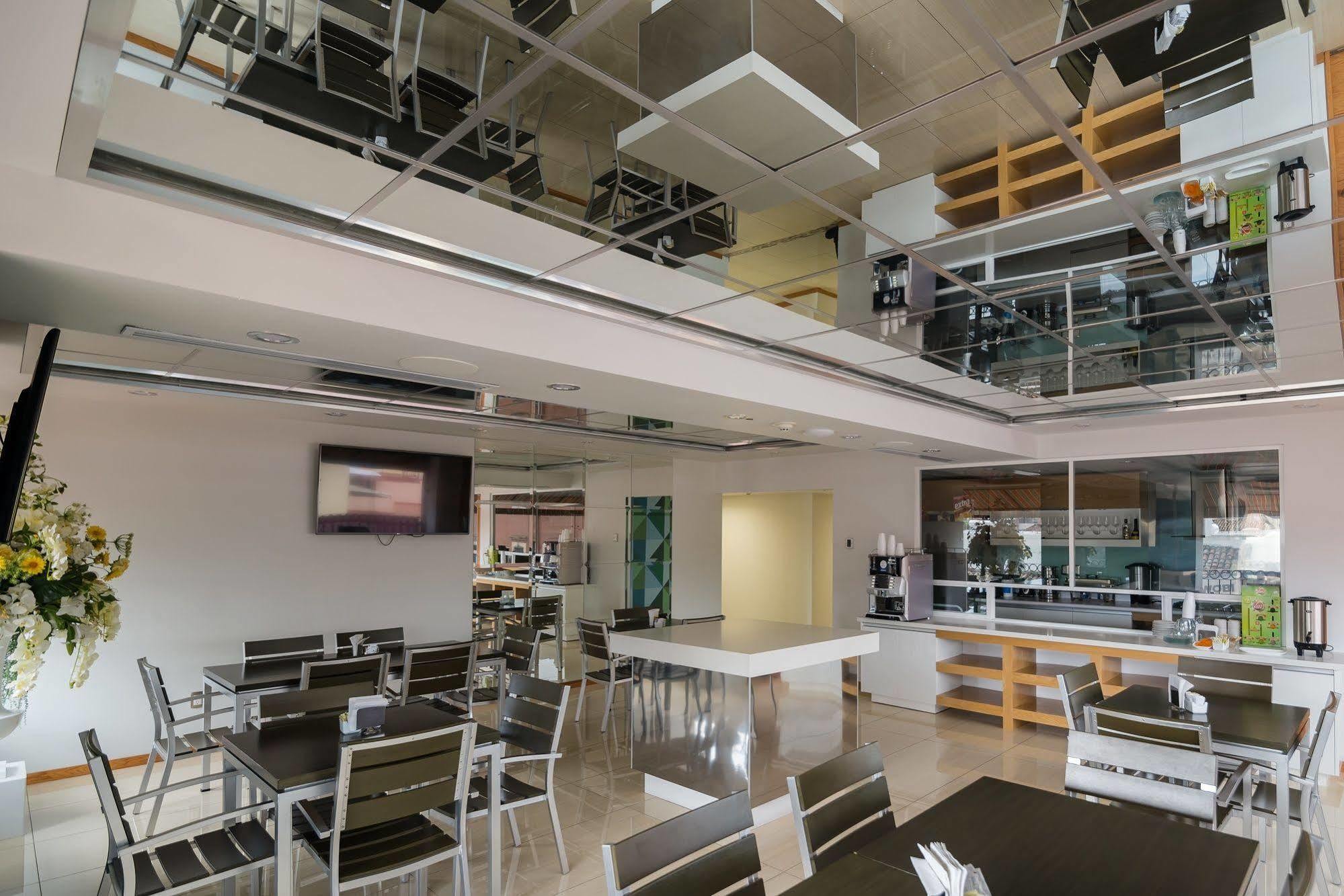 Concept Hotel Zamora de Hidalgo Eksteriør billede