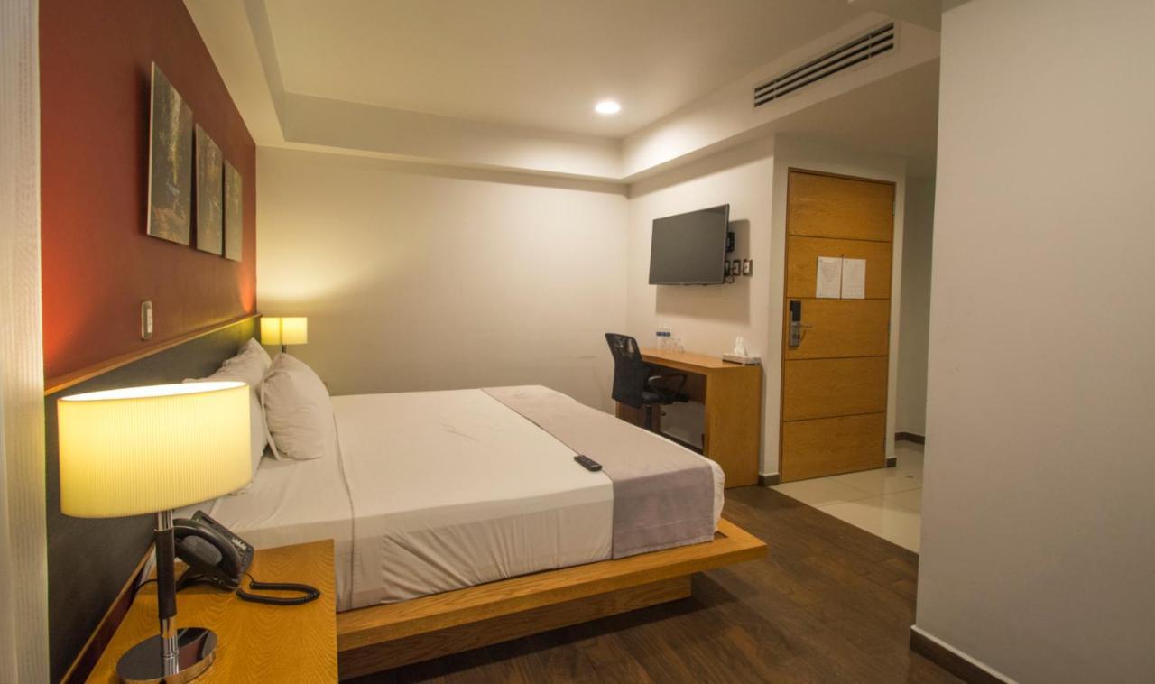 Concept Hotel Zamora de Hidalgo Eksteriør billede